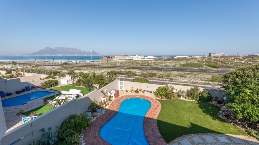 3 Bedroom Property for Sale in Bloubergstrand Western Cape